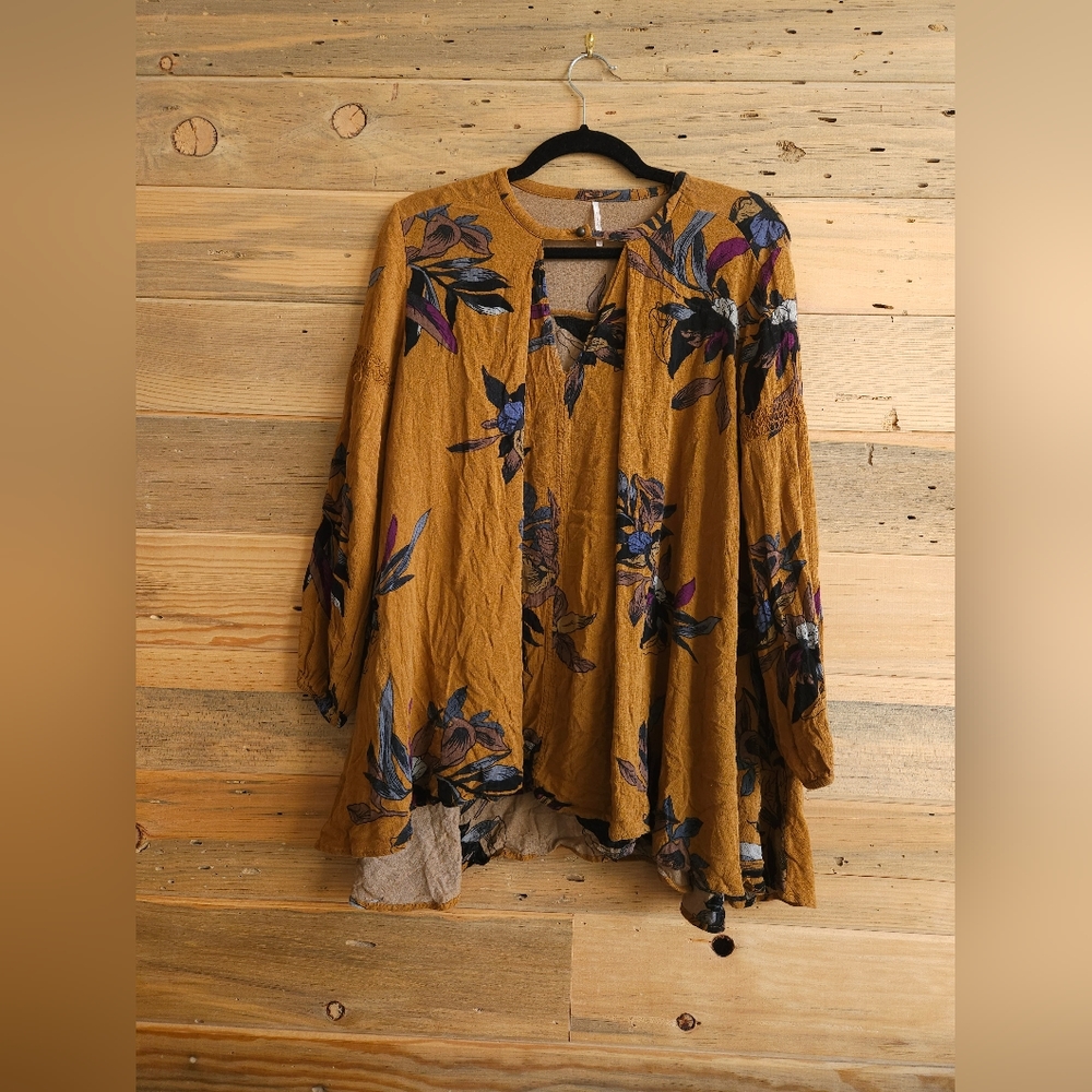 Free People Floral Oversized Top size XS